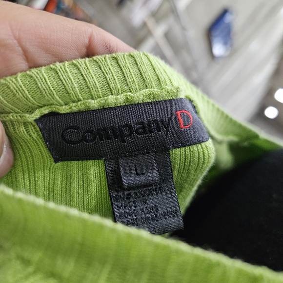 Y2K Vintage Green Buckle Accent Ribbed Tank Top - Picture 5 of 6